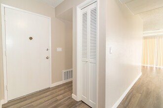 Battle Creek Lodge Apartments in Salem, OR - Foto de edificio - Building Photo
