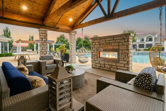 Sonoma Hill in Lenexa, KS - Building Photo - Building Photo