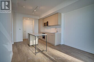 251 Masonry Wy in Mississauga, ON - Building Photo - Building Photo