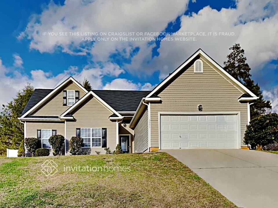 3885 Graywood Dr in Gastonia, NC - Building Photo