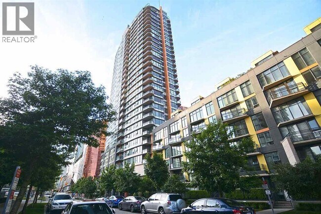 property at 33-833 Smithe St