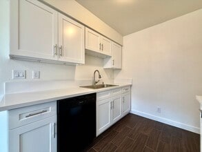 38011 20th St E in Palmdale, CA - Building Photo - Building Photo