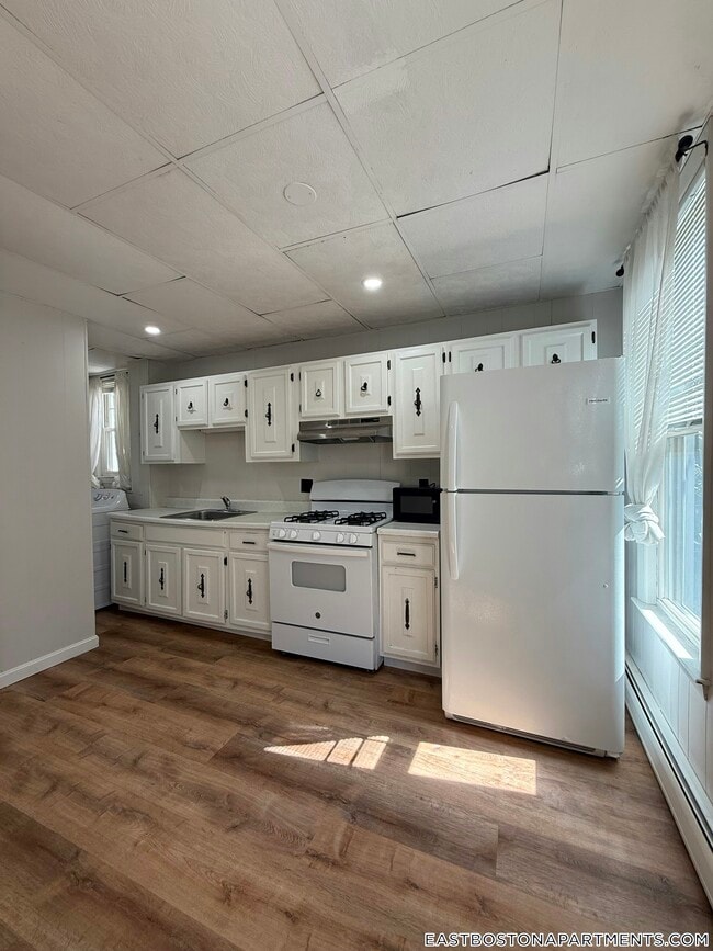 31 Falcon St in Boston, MA - Building Photo - Building Photo