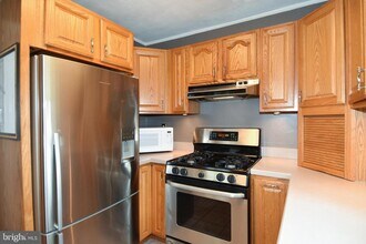 1531 Patrick Henry Dr in Arlington, VA - Building Photo - Building Photo