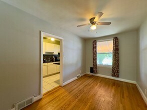 8519 Water Oak Rd in Towson, MD - Building Photo - Building Photo