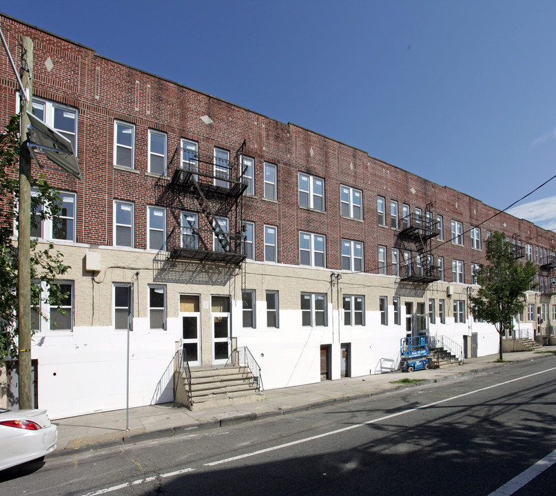 Clearview Homes Ii in Newark, NJ - Building Photo