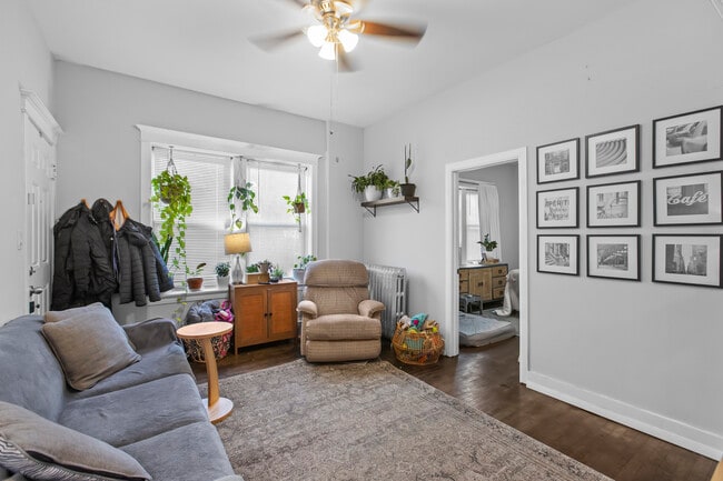 property at 2552 N Kildare Ave