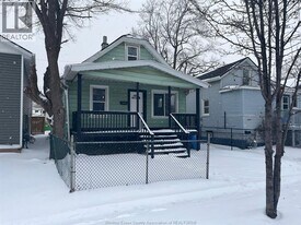 1063 Henry Ford Centre Dr in Windsor, ON - Building Photo