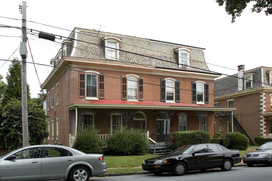 411 N Walnut St in West Chester, PA - Building Photo