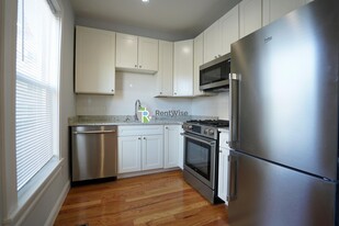 374 Beacon St, Unit 1 Apartments