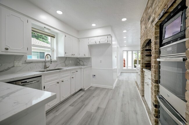 property at 9807 Braewick Dr