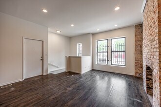 2833 W Medill Ave, Unit 1 in Chicago, IL - Building Photo - Building Photo