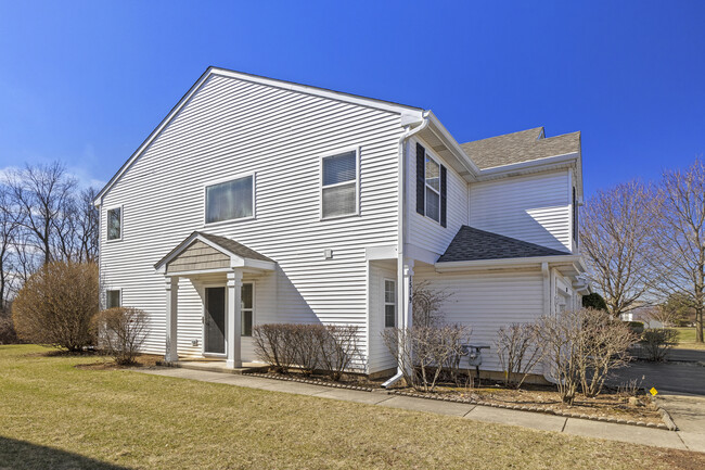 1519 Meadowsedge Ln in Carpentersville, IL - Building Photo - Building Photo