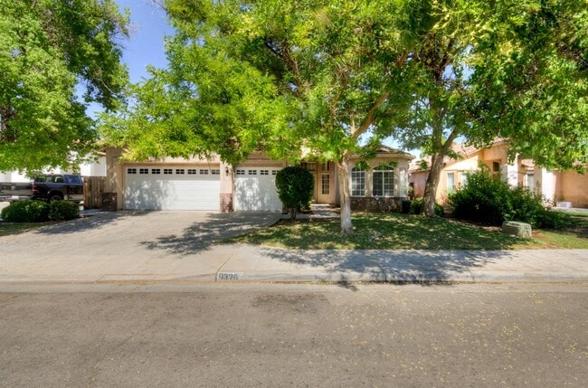 property at 9326 N Jade Ave