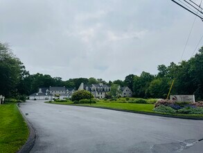 214 Alps Rd in Branford, CT - Building Photo - Building Photo