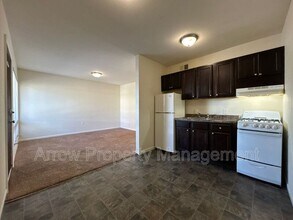 1414 Oakland Rd NE in Cedar Rapids, IA - Building Photo - Building Photo