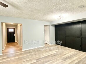1449 Longdale Dr in Norfolk, VA - Building Photo - Building Photo