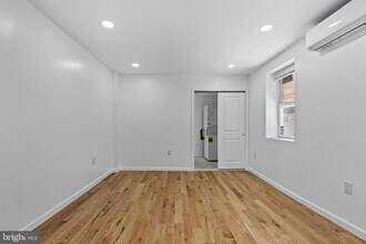 1223 Spruce St in Philadelphia, PA - Building Photo - Building Photo