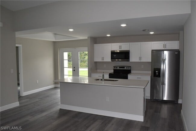 property at 2863 Vineyard Cir