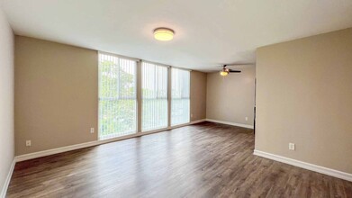 3423-3443 Marlborough Avenue in San Diego, CA - Building Photo - Interior Photo