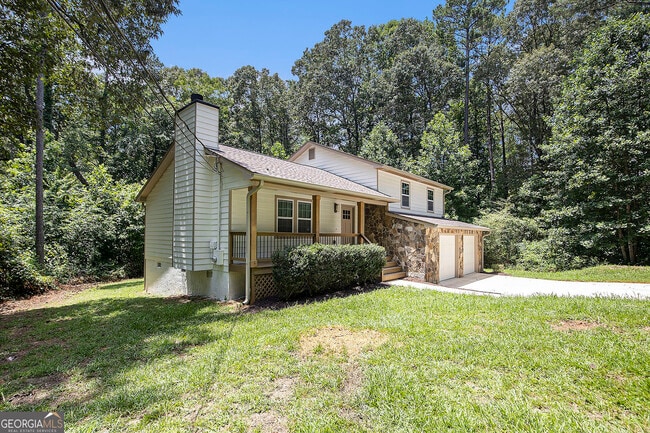 107 Lake Ridge Rd in Newnan, GA - Building Photo - Building Photo