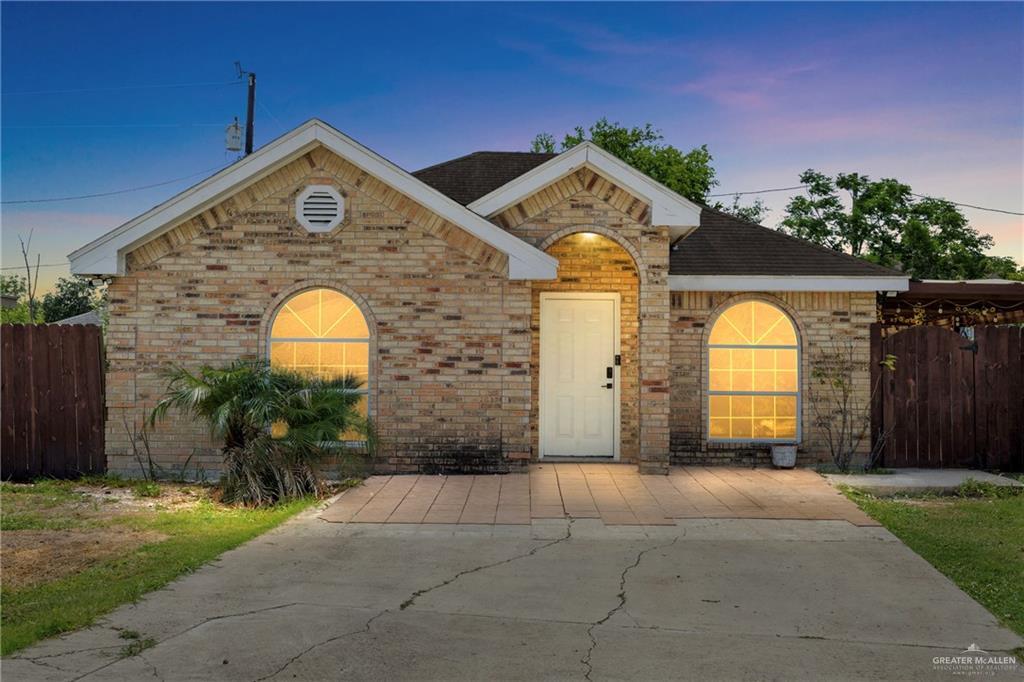 16 South Dr in Pharr, TX - Building Photo