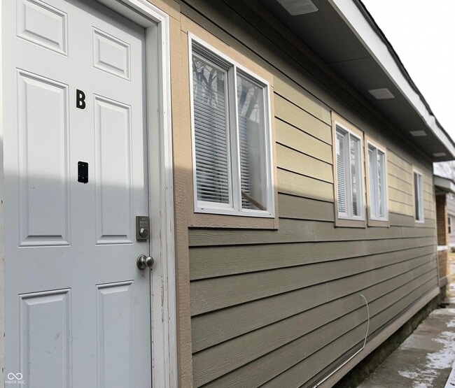 property at 1538 N Grant Ave