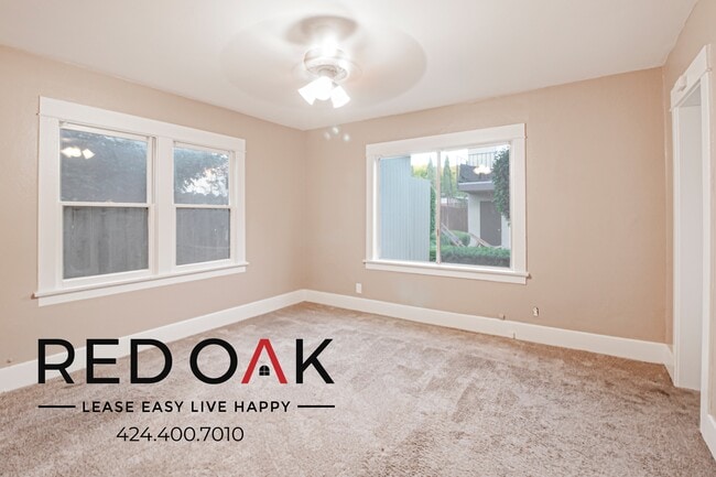 220 Mira Mar Ave in Long Beach, CA - Building Photo - Building Photo