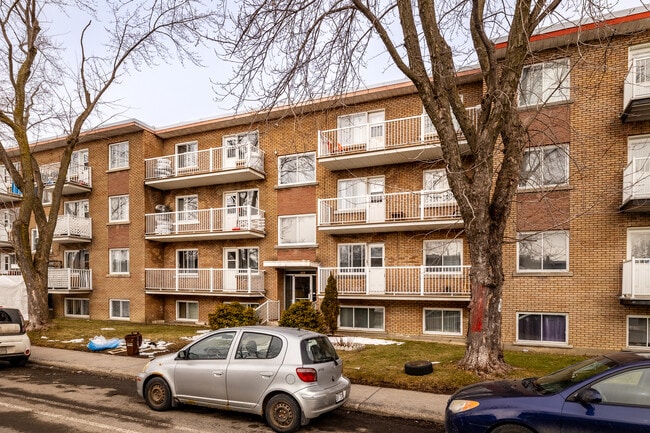 6141 Roi-René Boul in Montréal, QC - Building Photo - Building Photo