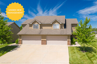 CROSS CREEK VILLAS in Columbia, MO - Building Photo - Building Photo