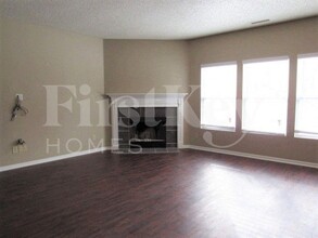 12347 Croquet Way in Indianapolis, IN - Foto de edificio - Building Photo