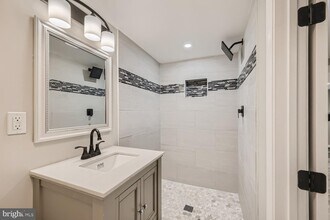 4111 Sunnyside Ave, Unit Basement Apartment in Baltimore, MD - Foto de edificio - Building Photo