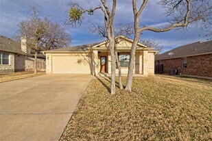 713 Hedgewood Dr in Georgetown, TX - Building Photo