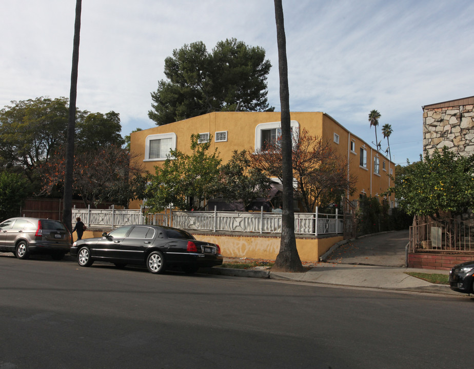 1535 Winona Blvd in Los Angeles, CA - Building Photo