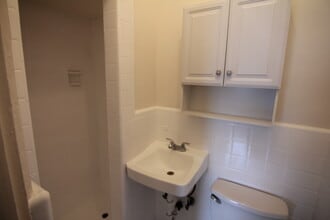 652 S Dunsmuir Ave in Los Angeles, CA - Building Photo - Building Photo