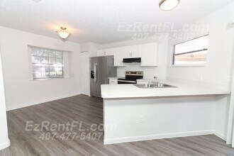 5249 Champagne Cir in Orlando, FL - Building Photo - Building Photo
