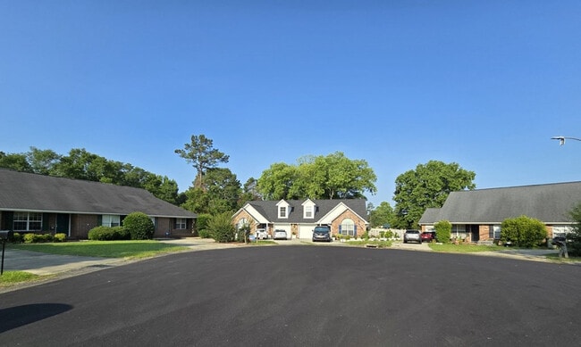 385 Wildwood Ave in Sumter, SC - Building Photo - Building Photo