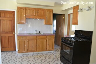 38 Elmhurst Ave in Cranston, RI - Building Photo - Building Photo