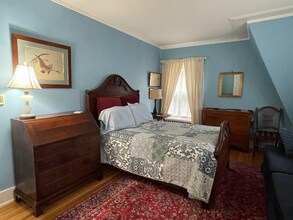 273 Ocean Ave in New London, CT - Building Photo - Building Photo