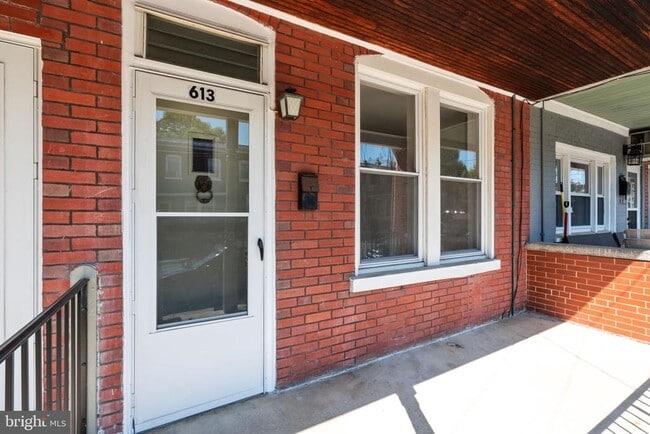 property at 613 N Scott St