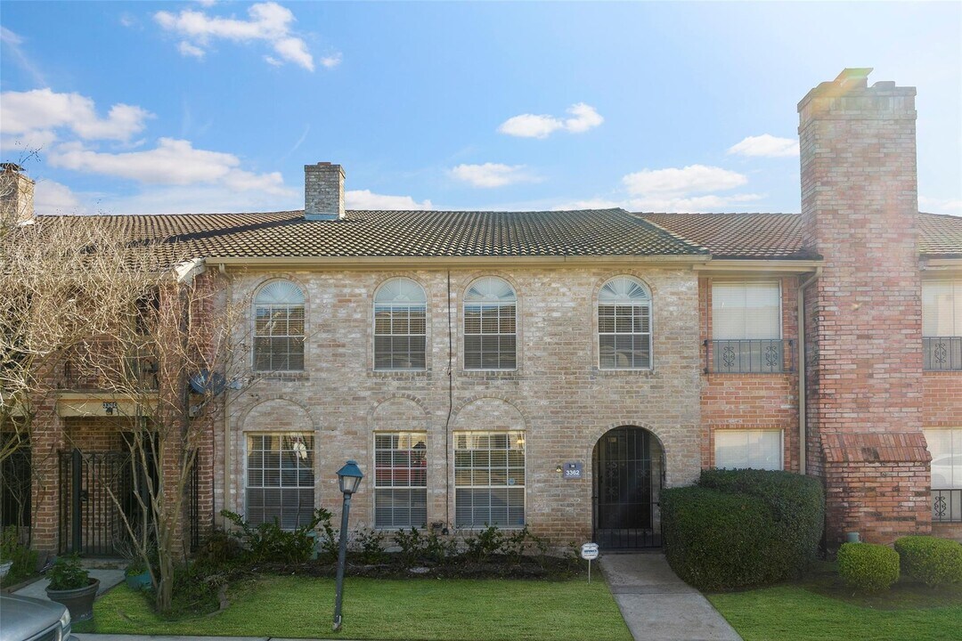 3362 Continental Dr in Missouri City, TX - Building Photo