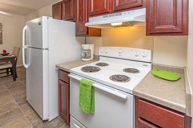 Autumn Ridge Apartments in Minneapolis, MN - Building Photo - Interior Photo