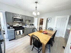 94 Mount Pleasant Ave, Unit 2 in Boston, MA - Foto de edificio - Building Photo