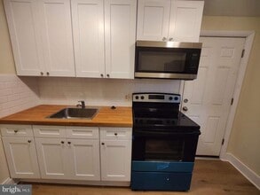 140 W Airy St in Norristown, PA - Building Photo - Building Photo