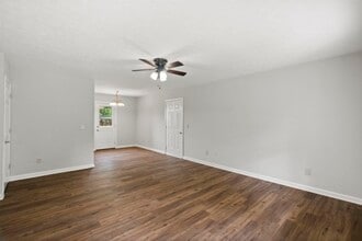 1204 Derek Dr in Franklin, KY - Building Photo - Building Photo