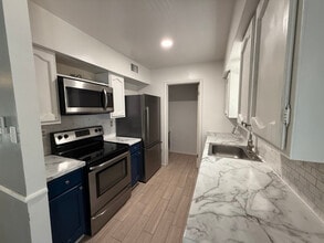 130 Mimosa Pl in Lafayette, LA - Foto de edificio - Building Photo