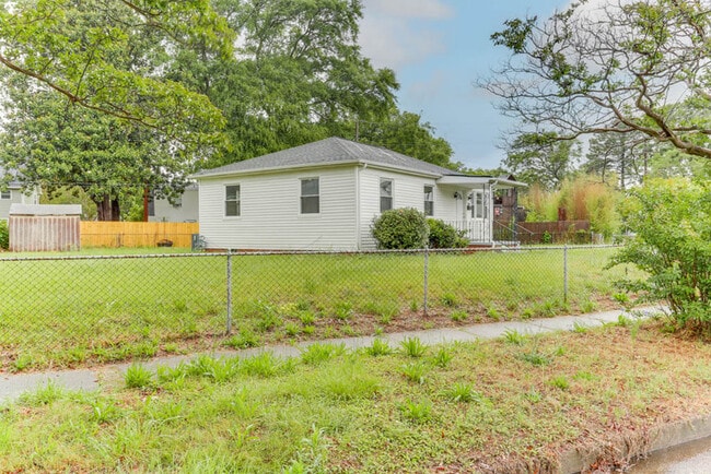 7725 Fayver Ave in Norfolk, VA - Building Photo - Building Photo