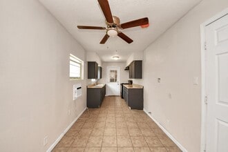 10506 Sierra Dr in Houston, TX - Building Photo - Building Photo