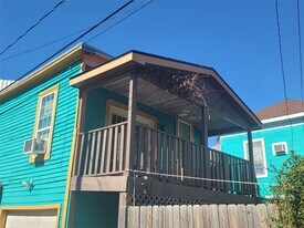 1707 Market St in Galveston, TX - Building Photo
