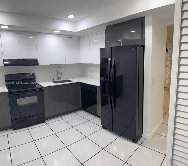 40 Chestnut Cir in Hollywood, FL - Building Photo - Building Photo